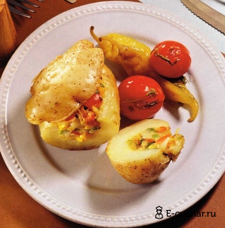 Готовое блюдо Картофель, фаршированный овощами