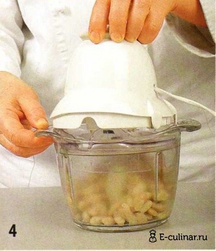 Баклажаны с фасолевым пюре и картофелем - фото шага 4