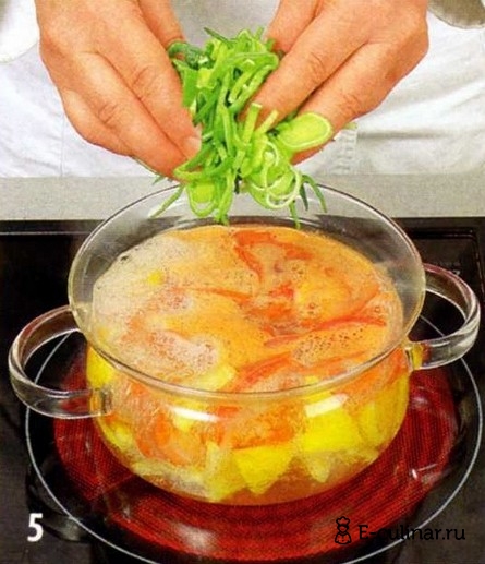 Холодный суп с помидорами и грецкими орехами - фото шага 5