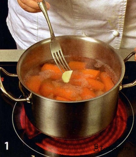 Картофельное пюре с морковью - фото шага 1