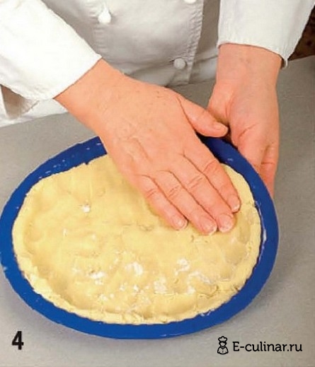 Песочный пирог с вареньем - фото шага 4
