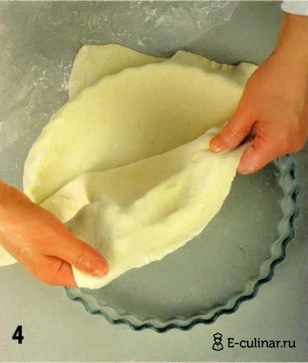 Пирог с луком и копченой форелью - фото шага 4