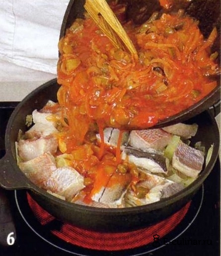 Рыбная солянка на сковороде - фото шага 6