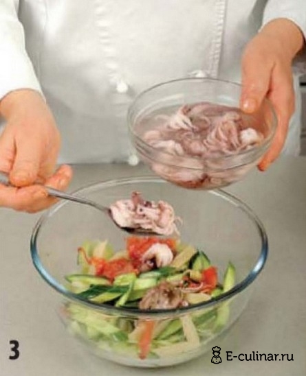 Салат из огурцов, спаржи и осьминогов - фото шага 3