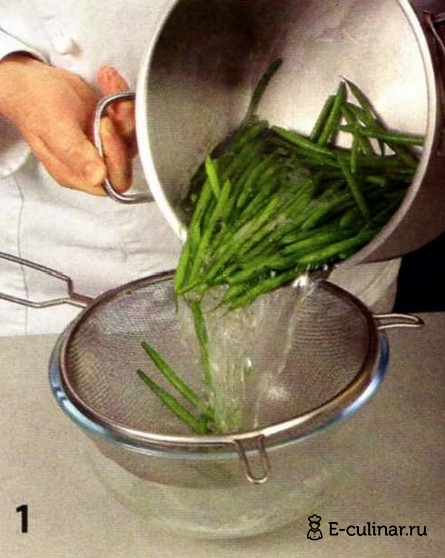 Салат из зеленой фасоли с грецкими орехами - фото шага 1