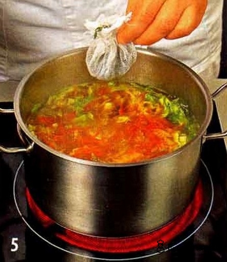 Суп капустный с копченой грудинкой - фото шага 5