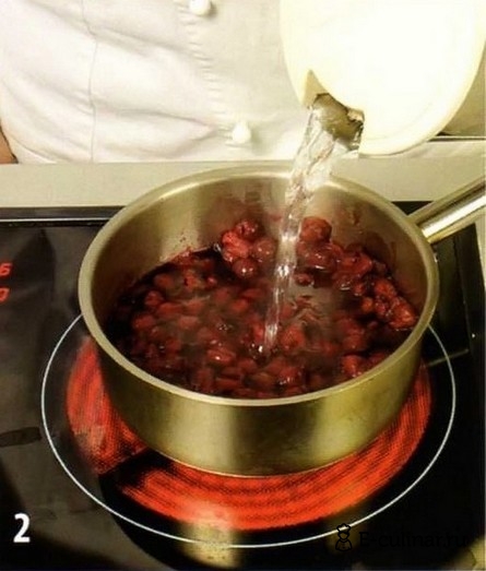 Суп с вишневыми варениками - фото шага 2