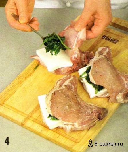 Свиной шницель с брынзой и шпинатом - фото шага 4
