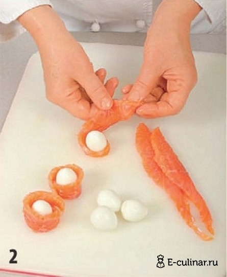 Закуска из форели с перепелиными яйцами - фото шага 2