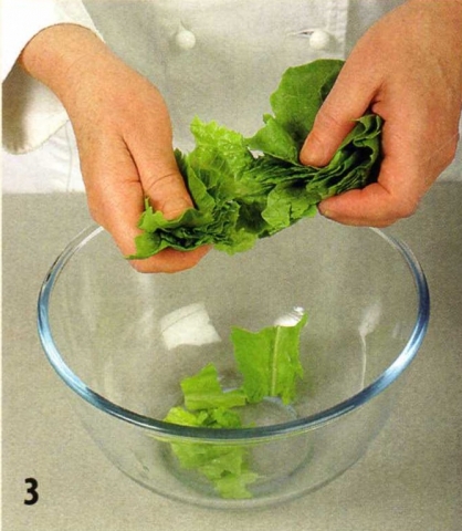 Зеленый салат с тыквенными семечками - фото шага 3