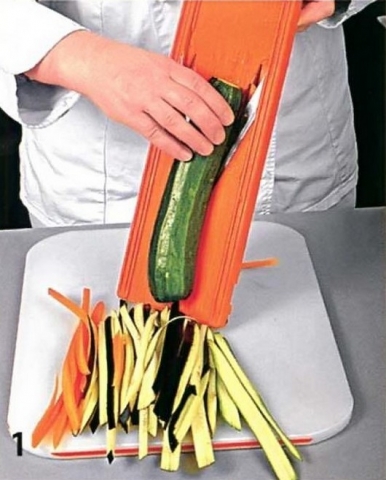 Вкуснейшие спагетти из овощей - фото шага 1