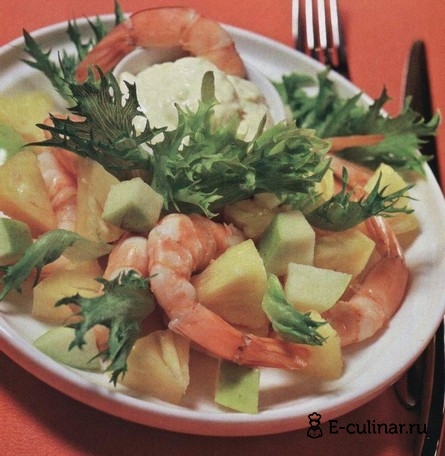 Готовое блюдо Салат с креветками и ананасами