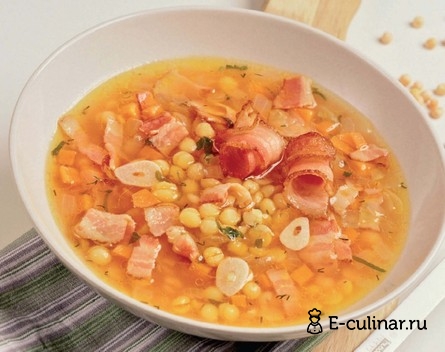 Готовое блюдо Гороховый суп с беконом и томатами