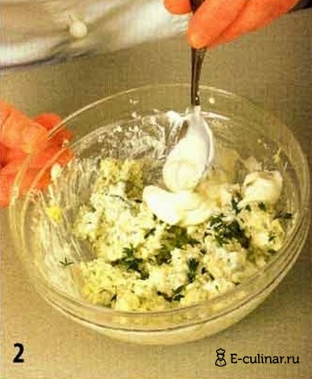 Авокадо с пикантным сыром - фото шага 2