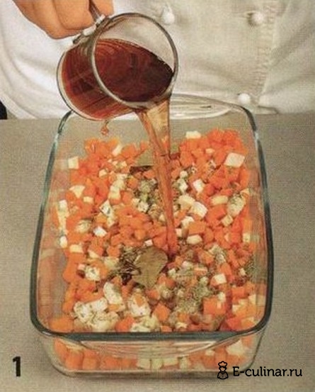 Кусочки говядины с соусом из моркови и лука - фото шага 1