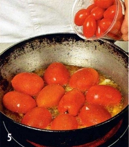 Пирог «Татэн» с помидорами и луком - фото шага 5