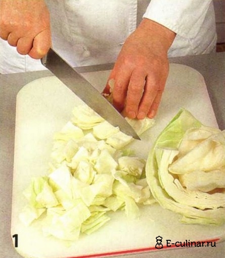 Рыбная солянка на сковороде - фото шага 1