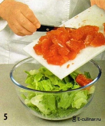 Салат с куриной печенью и грейпфрутом - фото шага 5