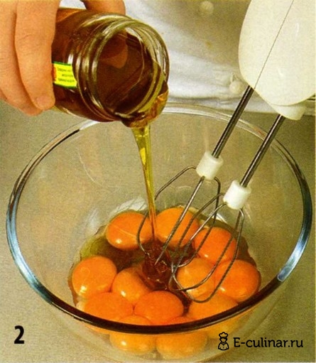 Слоеное пирожное с медовым кремом - фото шага 2