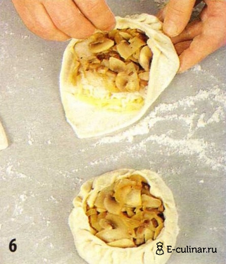Слоеные пирожки с рыбой, грибами и рисом - фото шага 6