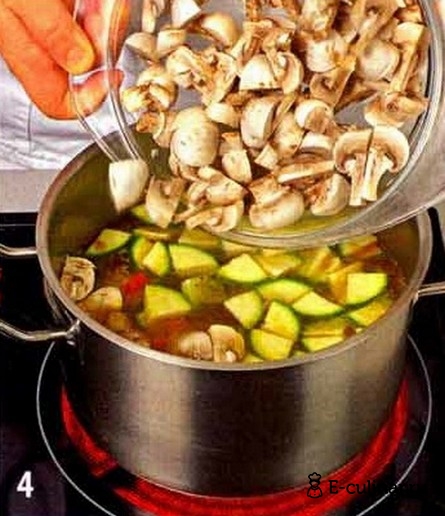 Суп с рыбой, грибами и овощами - фото шага 4