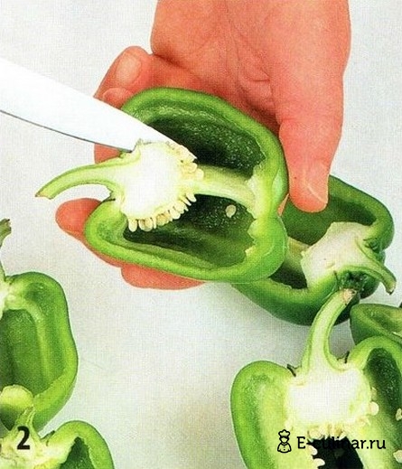 Зеленый перец с овощной начинкой - фото шага 2