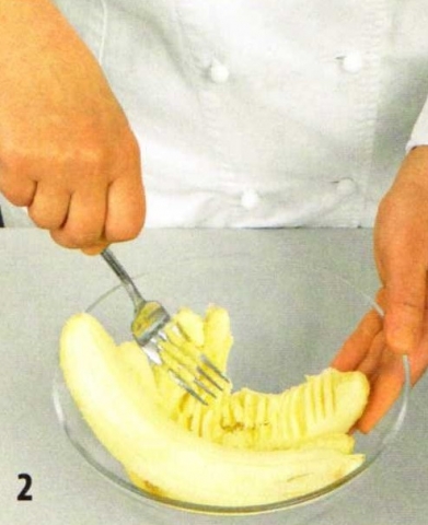 Ананас с банановым кремом - фото шага 2