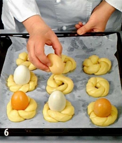 Булочки с пасхальными яйцами - фото шага 6