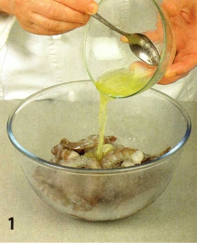 Креветки в йогуртовом соусе - фото шага 1