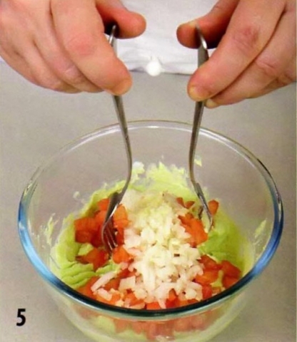 Рецепт креветок на шампурах с густым соусом из авокадо - фото шага 5