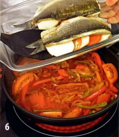 Рыба в овощном соусе - фото шага 6