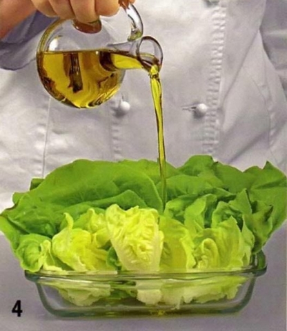 Салат с копченой форелью - фото шага 4