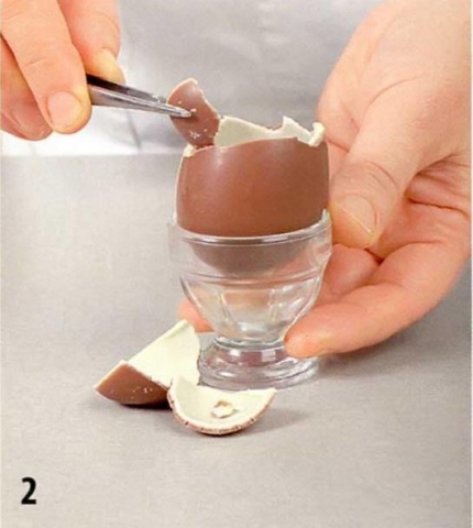 Шоколадные яйца с малиновым муссом - фото шага 2