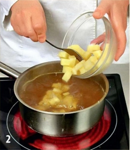 Суп с фасолью и печеными сосисками - фото шага 2