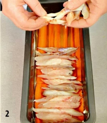 Слоеный торт рыбный - фото шага 2
