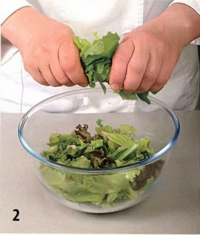 Зеленый салат с малиновым соусом - фото шага 2